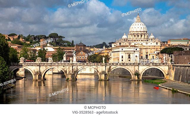 St. Peters Basilica, Tiber, Rome, Italy - 29/04/2009