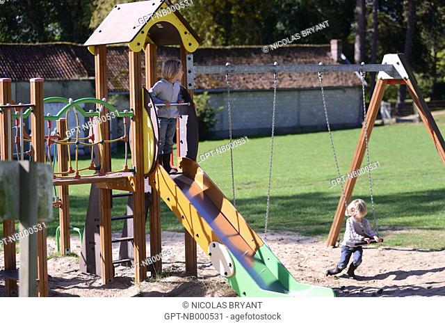 CHILDREN'S PLAYGROUND AT THE CHATEAU DES TILLEULS CAMPSITE, PORT-LE-GRAND, SOMME (80), PICARDIE, FRANCE