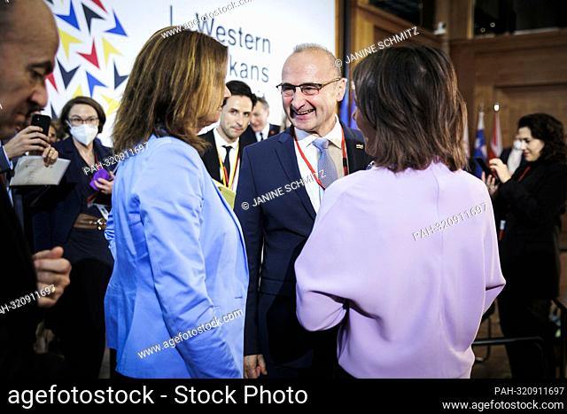 (RL) Annalena Baerbock, Federal Foreign Minister, in conversation with Gordan Grlic Radman, Foreign Minister of Croatia, and Tanja Fajon