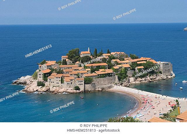 Montenegro, Adriatic Coast, Budva Bay, Sveti Stefan Peninsula, the fortified village of Sveti Stefan converted into a luxury hotel