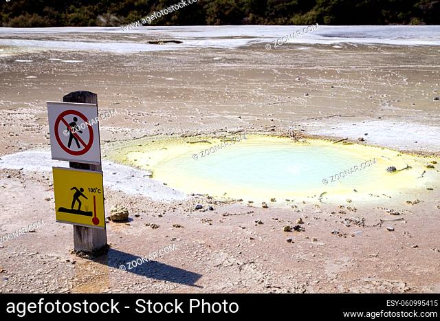 A warning sign at the Wai-O-Tapu thermal pools