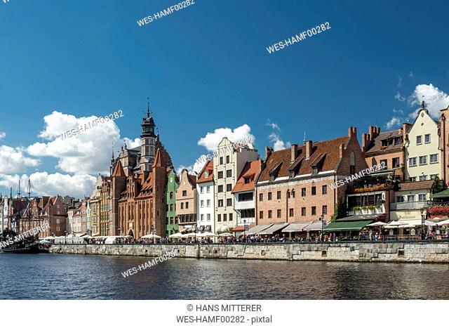 Poland, Gdansk, view to the city with St. Mary's Gate