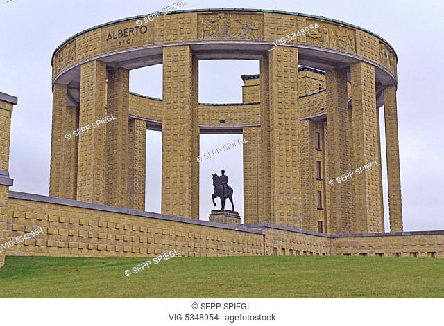 Belgium, Nieuwpoort 10/11/2015 Participation of NRW education minister Sylvia Löhrmann in commemoration of the World War 1 Photo: The King Albert Monument was...