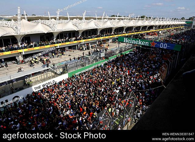 Sao Paulo, BRAZIL, 14. November.2021; spectators fload the start and finish area after the race during the Grand Prix F1 of BRAZIL on 14