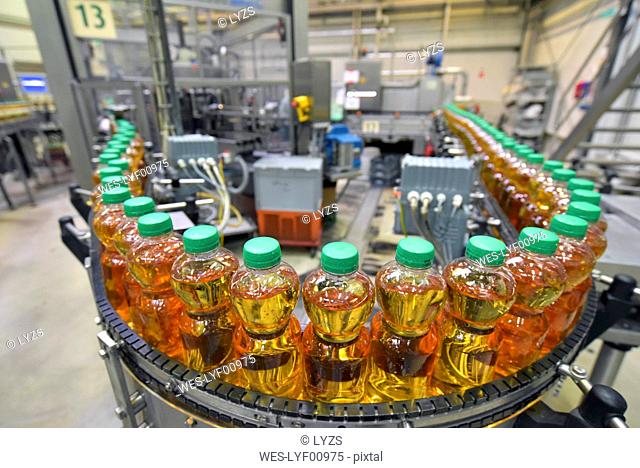 Apple-juice factory, bottling, apple juice