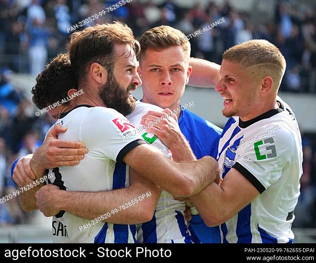20 May 2023, Berlin: Soccer: Bundesliga, Hertha BSC - VfL Bochum, Matchday 33, Olympiastadion, Hertha's Lucas Tousart (l) celebrates his goal for 1:0 with...