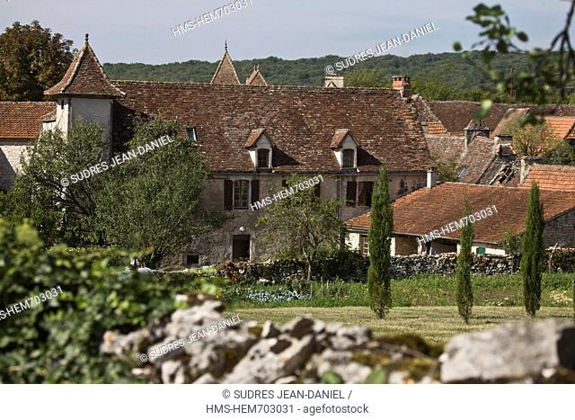 France, Lot, Quissac, beautiful mansions, farms