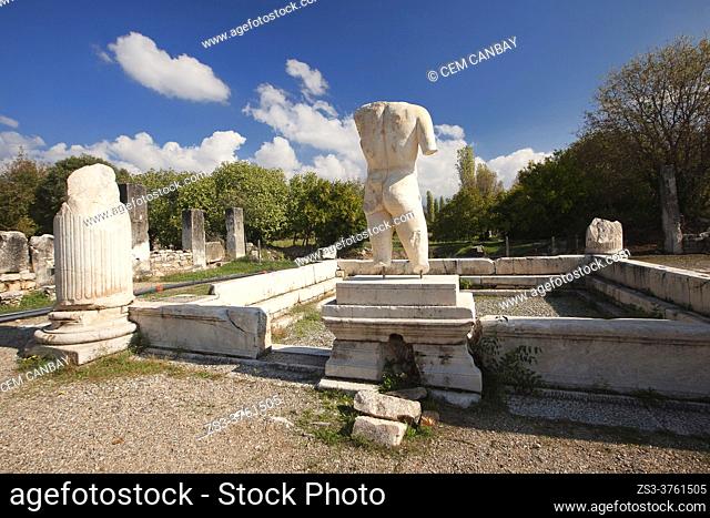 View to the statues and columns at Hadrianic Baths in Aphrodisias Archaeological Site, Geyre, Aydin Province, Asia Minor, Turkey, Europe