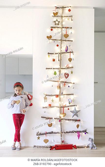 little girl, Christmas tree