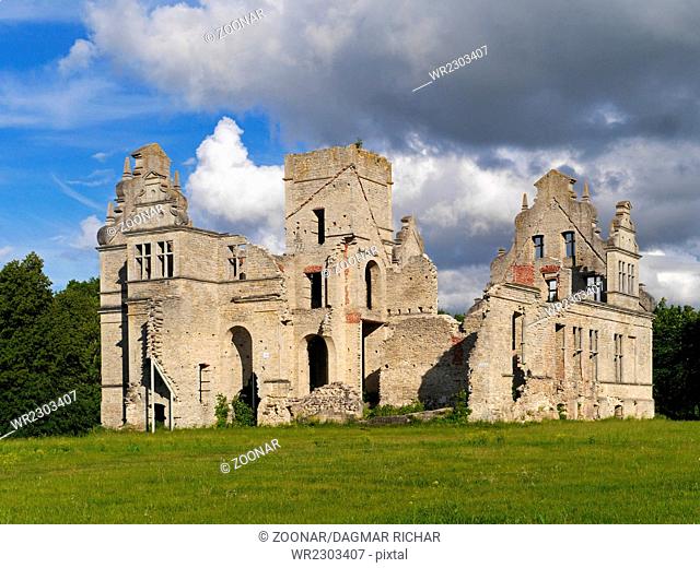 Neo-baroque building ruins of the Ungru manor, Est