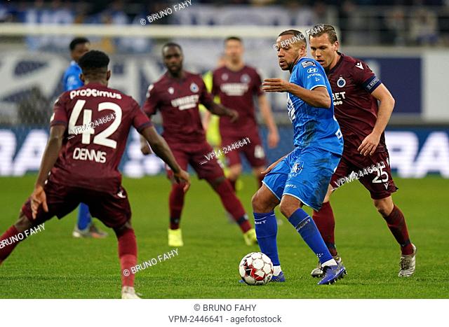 Gent's Vadis Odjidja-Ofoe and Club's Ruud Vormer fight for the ball during a soccer match between KAA Gent and Club Brugge, Sunday 22 December 2019 in Gent