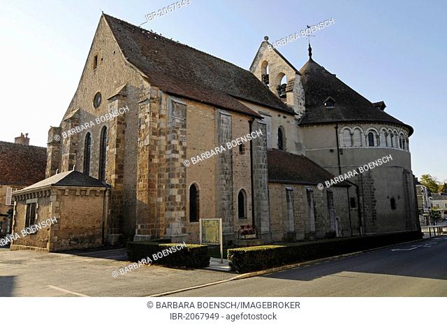 Collegiate Church of Saint Etienne, Neuvy-Saint-Sepulchre, Chateauroux, Indre, Centre region, France, Europe, PublicGround
