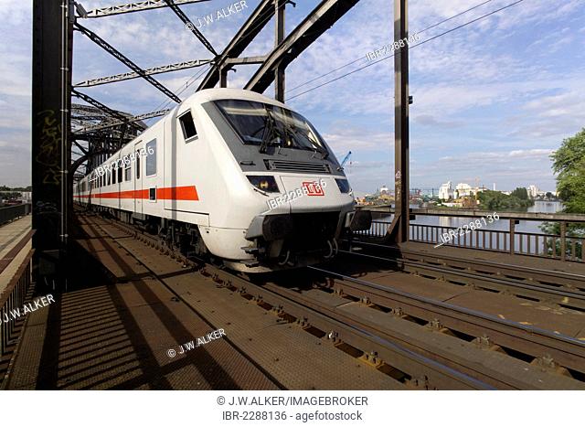 Deutsche Bahn, German railways, regional train, Deutschherrnbruecke bridge, Frankfurt, Germany, Europe, PublicGround