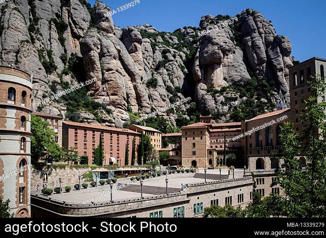 Not much tourism at the monastery Montserrat in Monistrol - regular there are 10.000 people a day - during Corona there were only around 40 people in the whole...