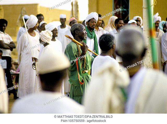 Every Friday, Sufi dervishes meet in Omdurman, the sister city of the Sudanese capital of Khartoum, to try to get closer to Allah through the dance and song...