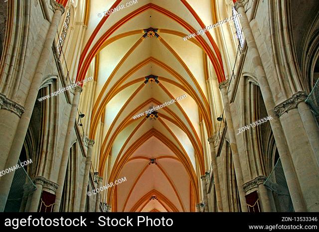 Kirchenschiff, Kathedrale St. Etienne, Toul, Lothringen, Frankreich - Nave, Cathedral St. Etienne, Toul, Lorraine, France