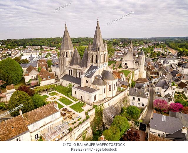 Colegiata de Saint-Ours, románico y gótico. Fue edificada entre los siglos XI y XII, Loches, Indre, France, Western Europe