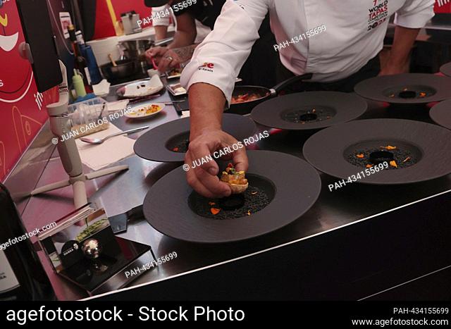 08.11.2023; Valladolid, Spain.- Volker Osieka, German chef of Kochkunst Osieka, presents his Tapa ""Salmon M&M"" during his participation in the VII World Tapas...