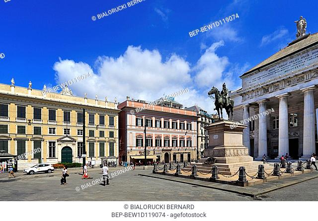 Wlochy - Liguria - Genua - plac Piazza de Ferrari - pomnik Giuseppe Garibaldi i Teatro Carlo Felice Italy - Liguria - Genoa - Piazza de Ferrari square -...