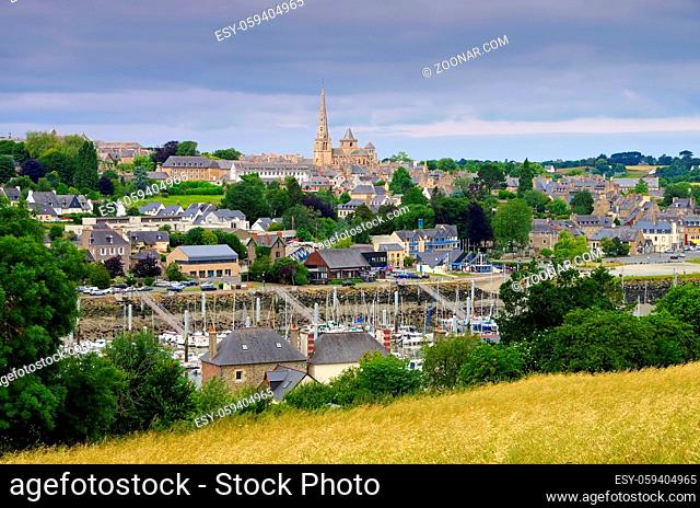 Treguier in der Bretagne, Frankreich - the town Treguier in Brittany, France