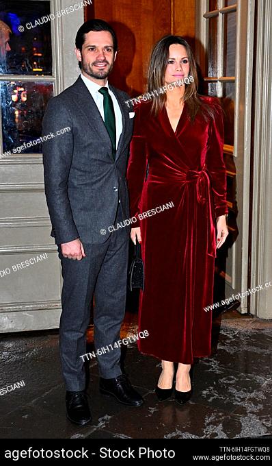 El príncipe Carl Philip y la princesa Sofía asisten al concierto "Navidad en Vastán" en la iglesia de Gustaf Vasa, Estocolmo, Suecia 21 diciembre 2023