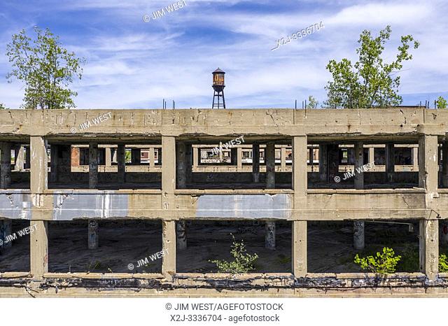Detroit, Michigan - Detail of the old Packard plant. Opened in 1903, the 3. 5 million square foot plant employed 40, 000 workers before closing in 1958