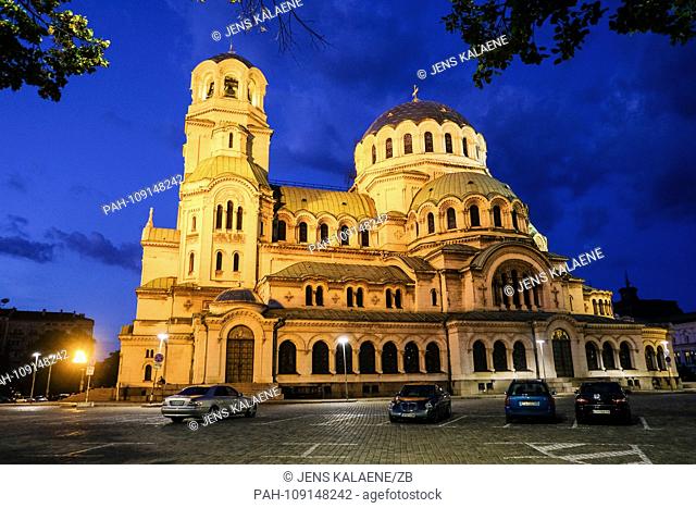 11.09.2018, Bulgaria, Sofia: The Alexander Nevsky Cathedral (Sveti Aleksandar Nevsky) in the center, taken in the evening in the blue hour