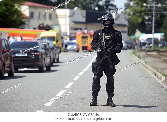 The Czech police have neutralised a man who barricaded himself in his flat in Ostrava this morning, having a bomb and a gun that he aimed at the officers during...
