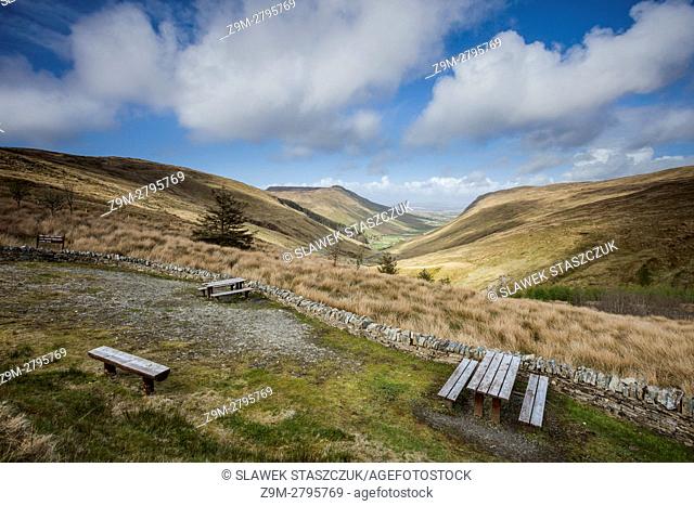 Spring afternoon at Glengesh Pass, county Donegal, Ireland