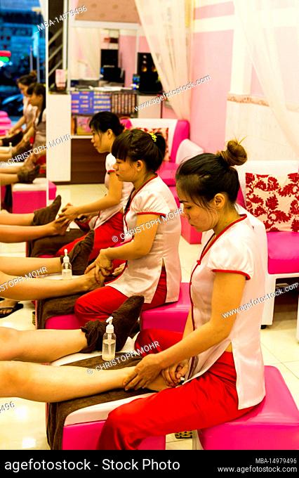 Vietnam, Nha Trang, foot massage