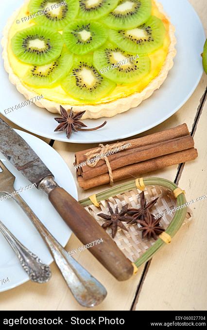 kiwi pie tart with lemon custard cream and spices