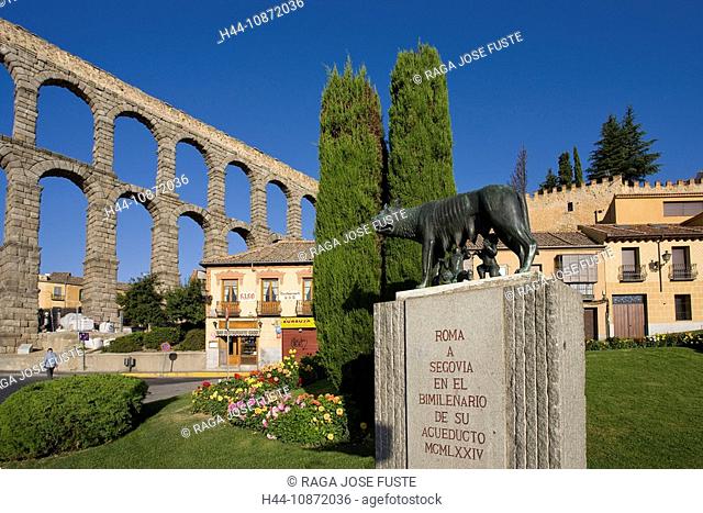 Spain, Castile and Leon, Segovia, aqueduct, Roman, place, space, flowers, statue, Wolf, holidays, travel