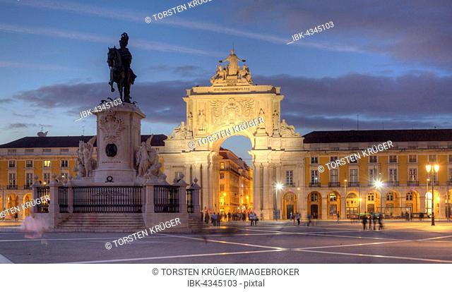 Arco da Vitoria, Arco de la Victoria and equestrian statue of King Jose I. at the Praca do Commercio at dusk, Lisbon, Portugal