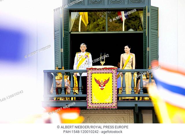 HM King Maha Vajiralongkorn Bodindradebayavarangkun grants a public audience on a balcony of Suddhaisavarya Prasad Hall in the Grand Palace to receive his well...