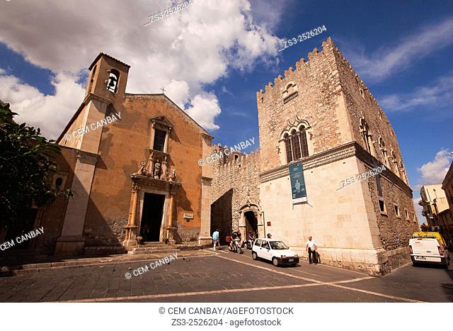 People in front of the Chiesa Santa Catarina church and Palazzo Corvaja, Taormina, Sicily, Italy, Europe