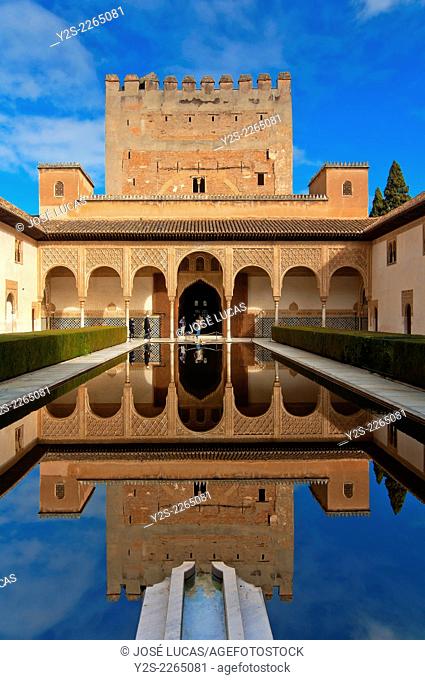 Court of the Myrtles and Comares Tower, The Alhambra, Granada, Region of Andalusia, Spain, Europe