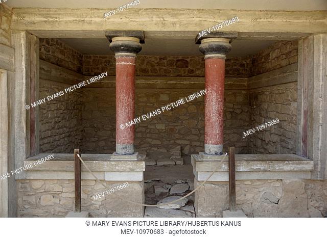 Greece, Crete, Knossos, Minoan Palace (c. 1500 BC). House of the Chancel Screen