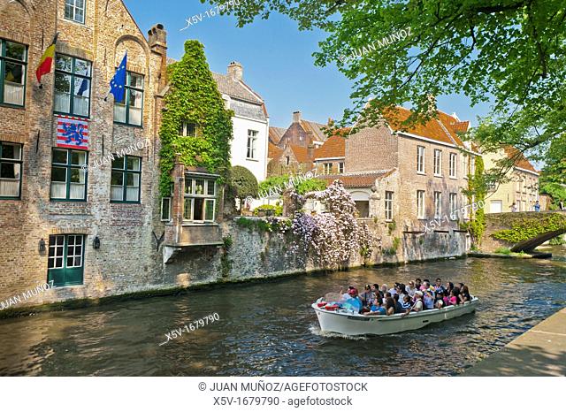Boat, with, tourists, Rozenhoedkaai, Bruges, West, Flanders, Belgium