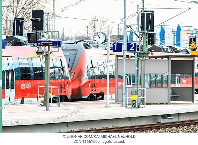 Am 18. Dezember 2013 erreicht ein Regionalexpress von Cottbus nach Leipzig den Haltepunkt Leipzig Nord