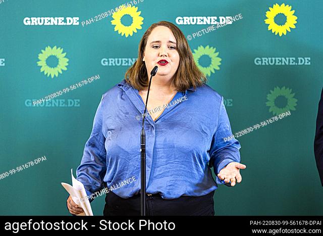 29 August 2022, Lower Saxony, Laatzen: Ricarda Lang, federal chairwoman of Bündnis 90/Die Grünen, speaks at a press conference at the closed meeting of the...