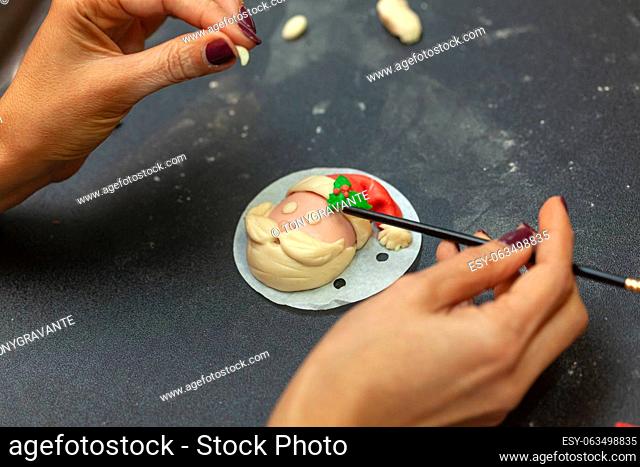 Preparation of steamed sandwich in the shape of Santa Claus