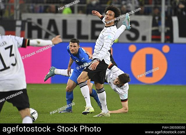 Leroy SANE (GER), action, duels, hi: Anton STACH (GER) Soccer Laenderspiel Germany - Israel 2-0, on March 26th, 2022 in Sinsheim PreZero Arena