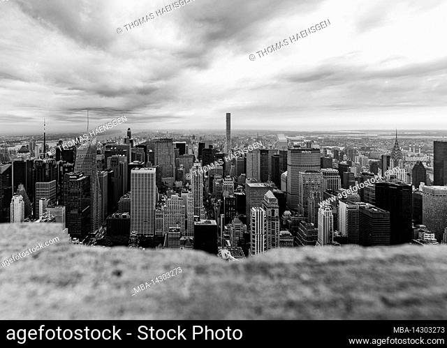 W 34 Street & 5 Av, New York City, NY, USA, Manhattan aerial seen from Empire State Building