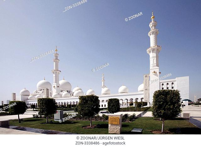 Gesamtkomplex der Sheikh Zayed Moschee in Abu Dhabi, Vereinigte Arabische Emirate - Whole complex of Sheikh Zayed Mosque in Abu Dhabi, United Arab Emirates