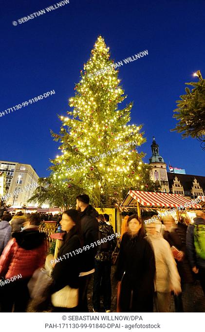 View of the Christmas market on the market square in Leipzig, Germany, 30 November 2017. Around 300 stands sell seasonal products until 23 December