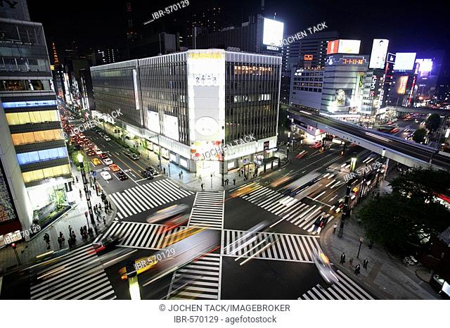 Sony Building, pedastrian crosswalk at Harumi Dori street and Sotobori Dori, Ginza district, Tokyo, Japan, Asia