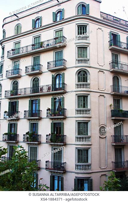 Facade of building in the Eixample of Barcelona, Avda Diagonal, 366, constructed in 1936 It has the 5th floor with arched windows