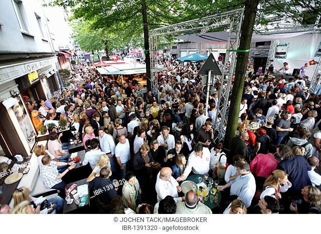 Rue-Fest festival, one of the biggest street festivals in the Ruhr area, Ruettenscheider Strasse in Essen, North Rhine-Westphalia, Germany, Europe