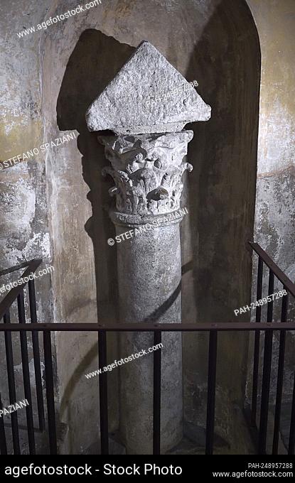 Rome Colle Aventino, Basilica of Santa Sabina .an ancient Roman column The basilica of Santa Sabina all'Aventino is a Catholic place of worship in the historic...
