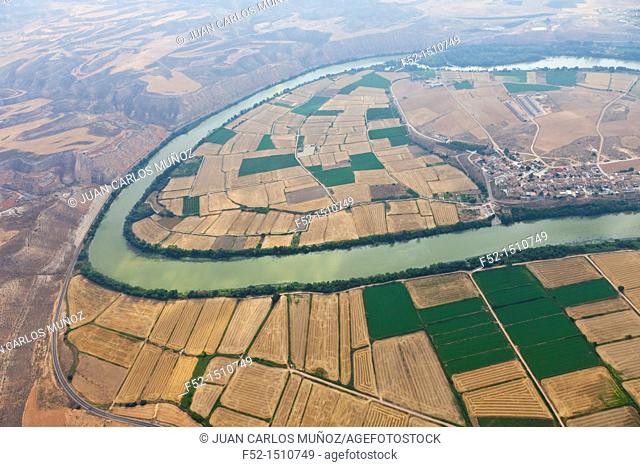Ebro river meander  Cinco Olivas Village  Zaragoza Province, Aragon, Spain, Europe